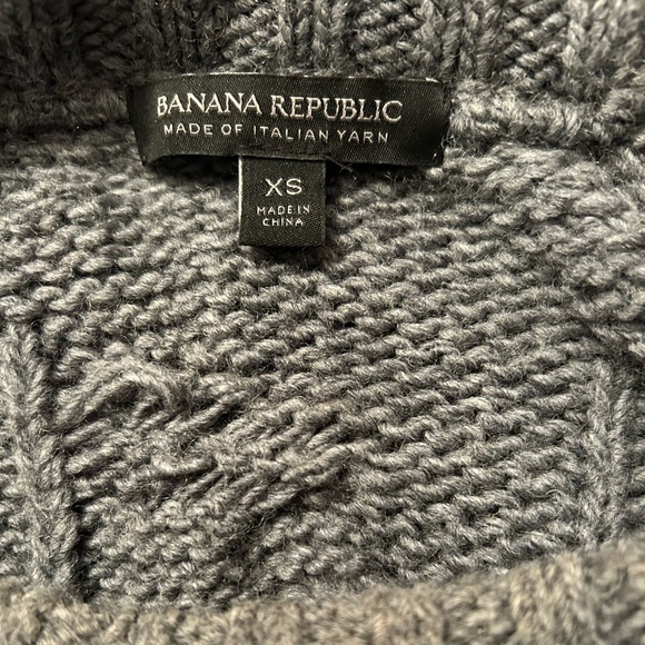 Grey Banana Republic women’s  sweater size XS  cropped wide sleeve - Picture 4 of 4